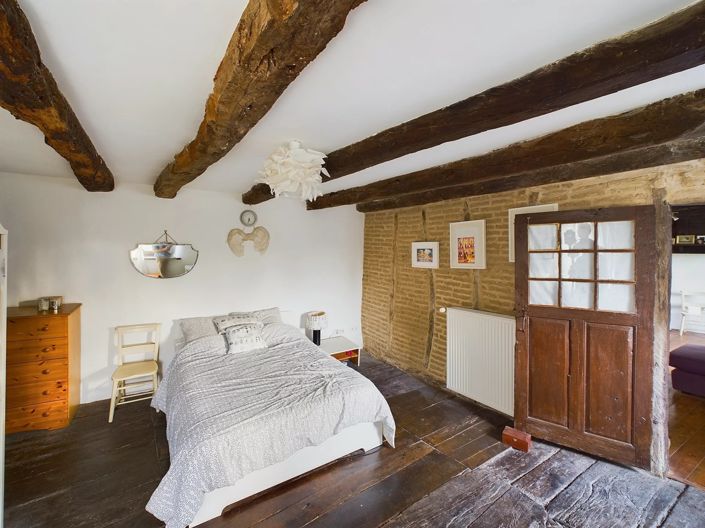 Image No.11-6 Bed Farmhouse for sale