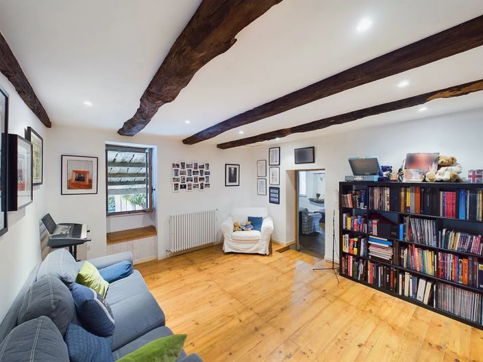 Image No.4-6 Bed Farmhouse for sale