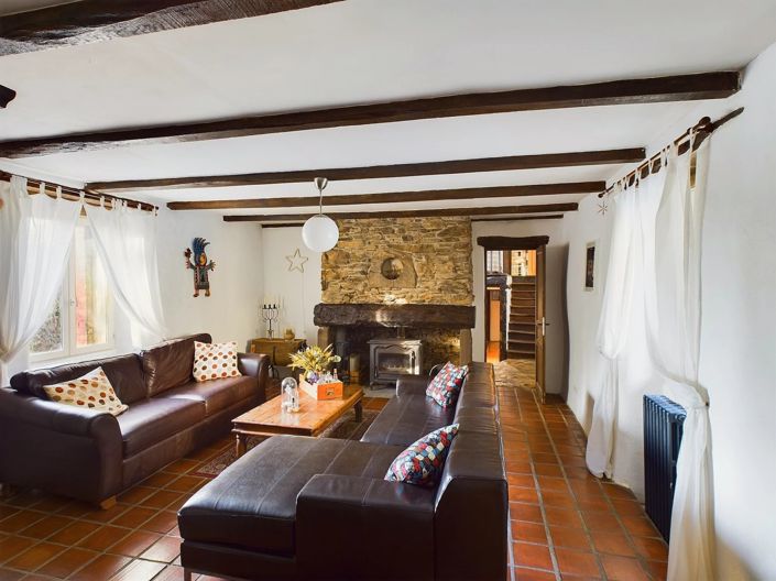 Image No.3-6 Bed Farmhouse for sale