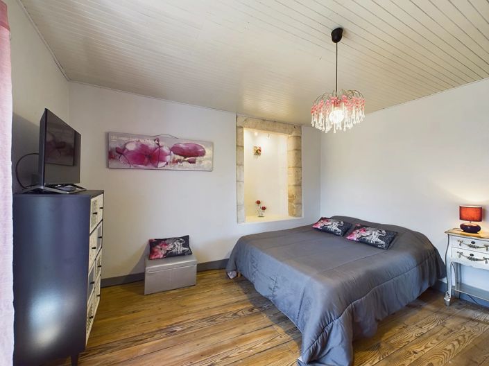 Image No.9-5 Bed Village House for sale