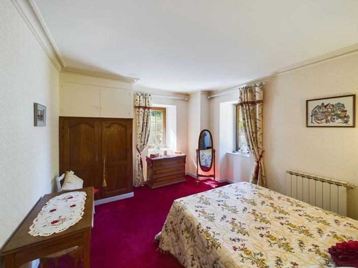 Image No.10-7 Bed House for sale
