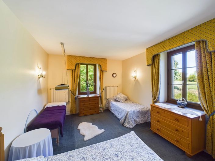 Image No.13-7 Bed House for sale