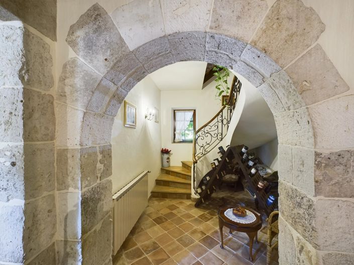 Image No.7-7 Bed House for sale