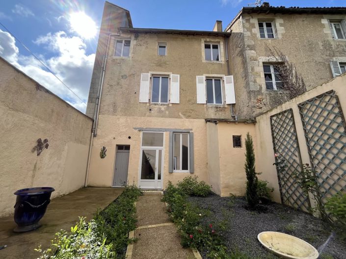 Image No.2-Maison de 7 chambres à vendre à Montmorillon