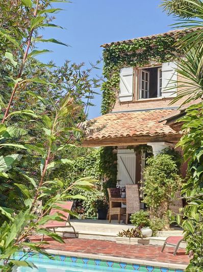 Image No.8-6 Bed House for sale