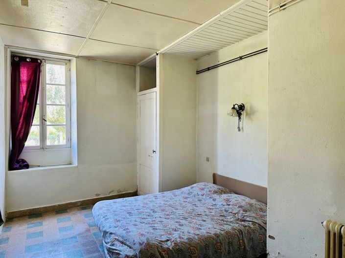 Image No.8-5 Bed House for sale