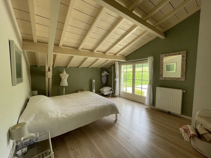 Image No.10-6 Bed House for sale