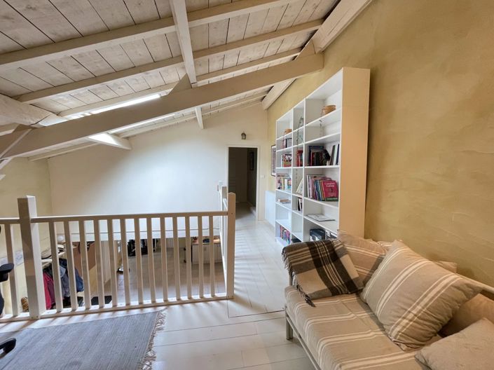 Image No.12-6 Bed House for sale