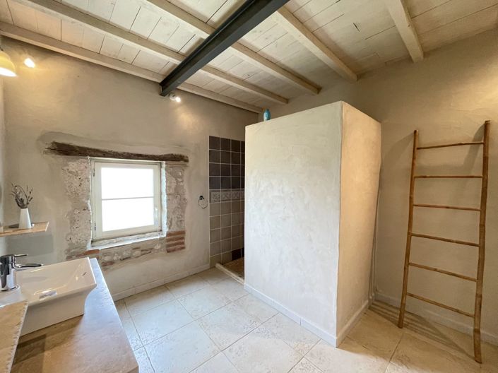 Image No.14-6 Bed House for sale