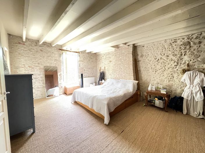 Image No.9-6 Bed House for sale