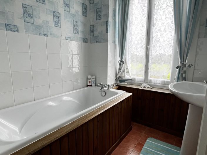 Image No.11-3 Bed House for sale