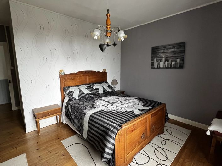 Image No.8-3 Bed House for sale