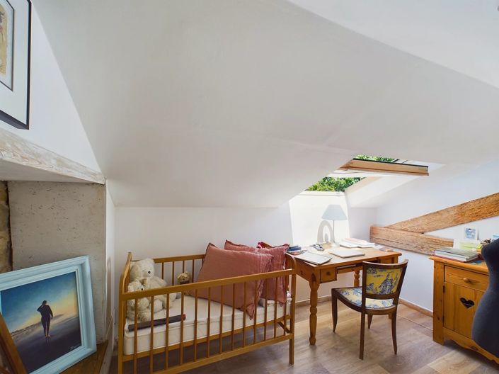 Image No.10-2 Bed House for sale