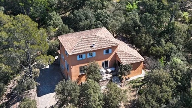 Image No.3-Maison de 4 chambres à vendre à Châteauvert