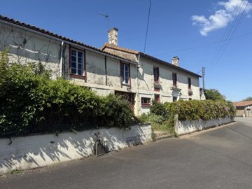 1 - La Grimaudière, Village House