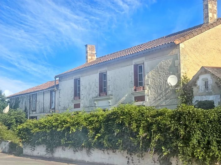 Image No.1-3 Bed Village House for sale