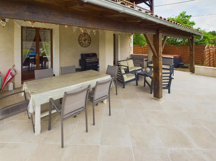 Image No.11-3 Bed House for sale