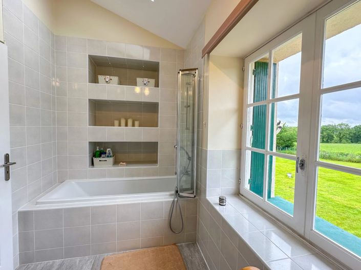 Image No.12-4 Bed House for sale