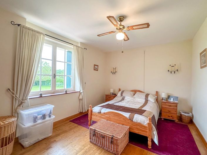 Image No.8-4 Bed House for sale