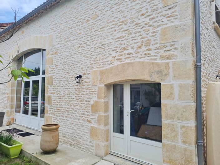 Image No.7-7 Bed House for sale