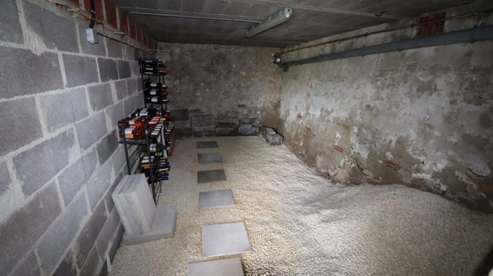 Image No.10-3 Bed House for sale