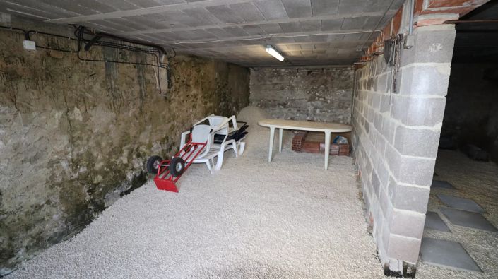 Image No.11-3 Bed House for sale