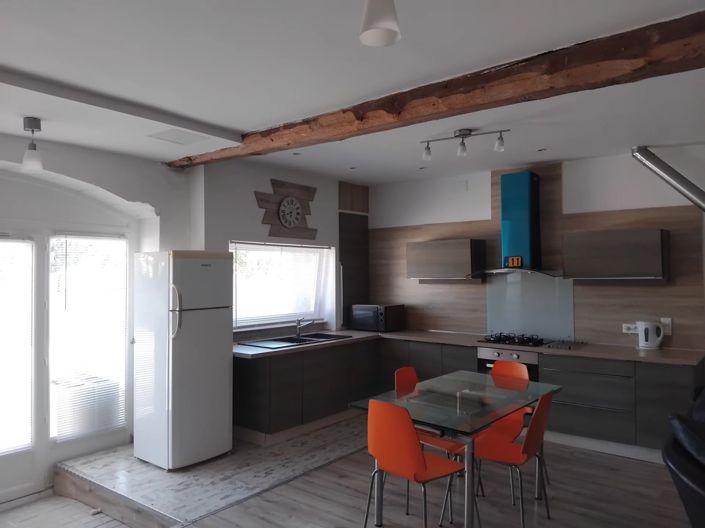 Image No.7-8 Bed House for sale