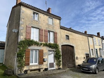 1 - Thiat, House