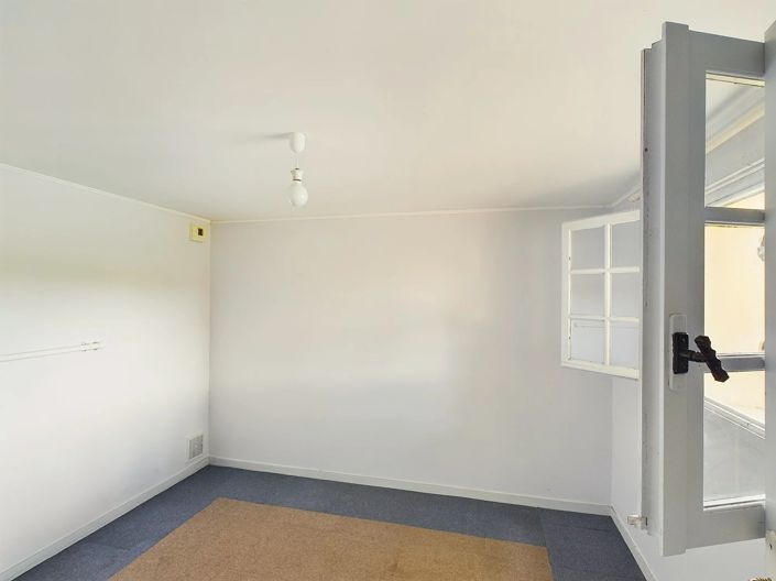 Image No.10-3 Bed House for sale