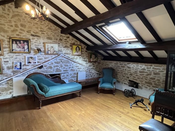 Image No.8-4 Bed House for sale