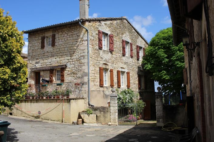 Image No.3-10 Bed House for sale