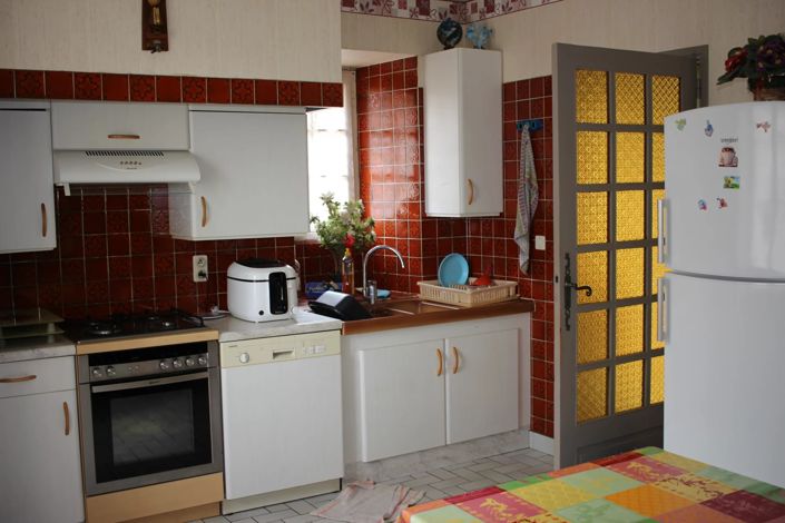 Image No.7-10 Bed House for sale