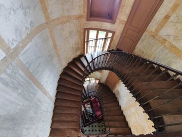 f46209d956457d4d323af815411341951d990a51c9400