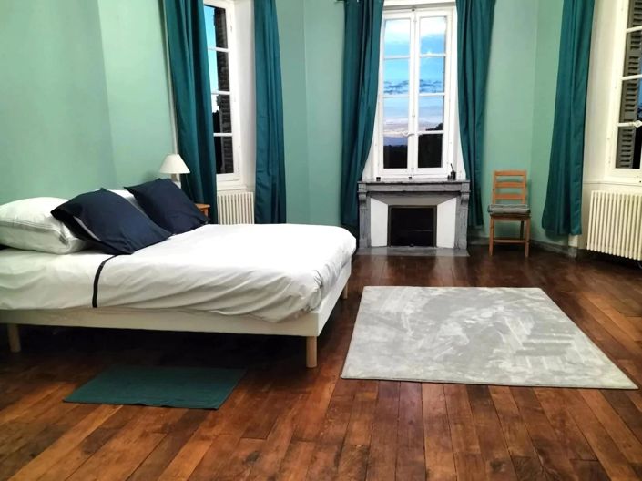 Image No.9-8 Bed House for sale