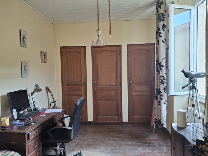 Image No.6-4 Bed House for sale