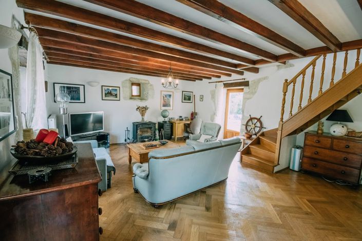 Image No.4-6 Bed House for sale