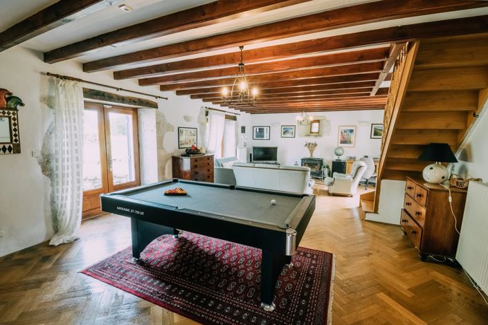 Image No.6-6 Bed House for sale