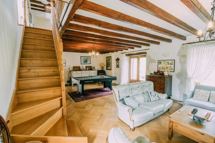 Image No.7-6 Bed House for sale