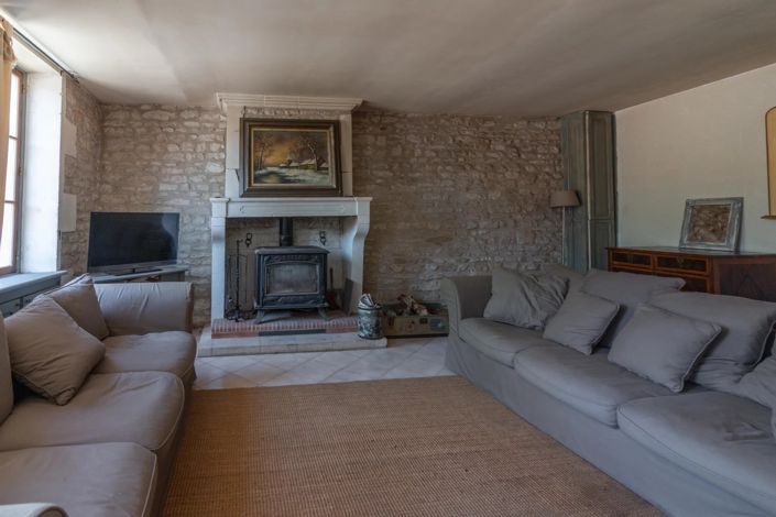 Image No.3-Maison de 4 chambres à vendre à Aigre