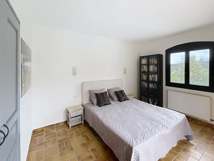 Image No.11-4 Bed House for sale