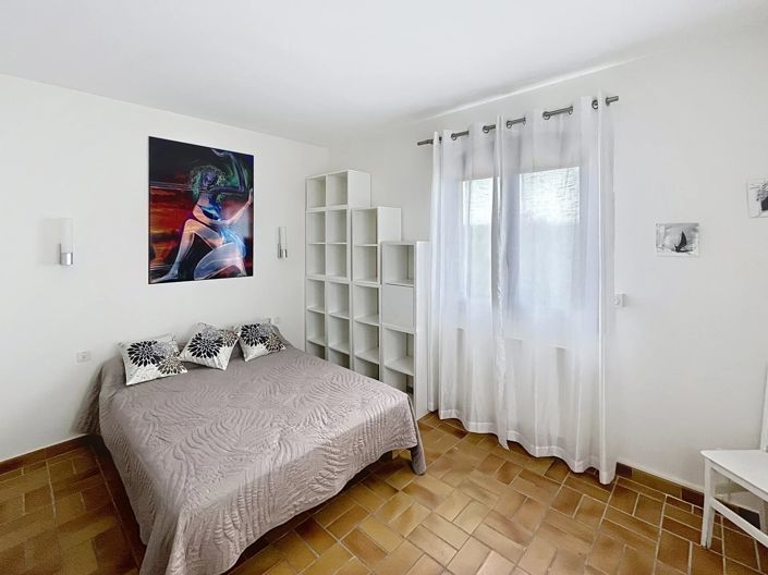 Image No.14-4 Bed House for sale