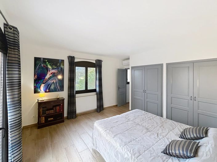 Image No.15-4 Bed House for sale