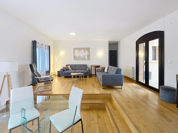 Image No.6-4 Bed House for sale