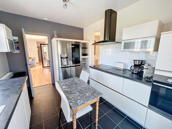 Image No.7-4 Bed House for sale