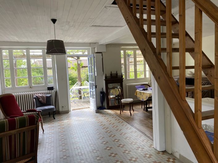 Image No.8-7 Bed House for sale