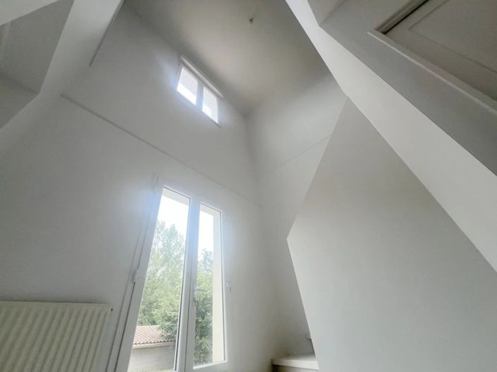 Image No.9-5 Bed House for sale