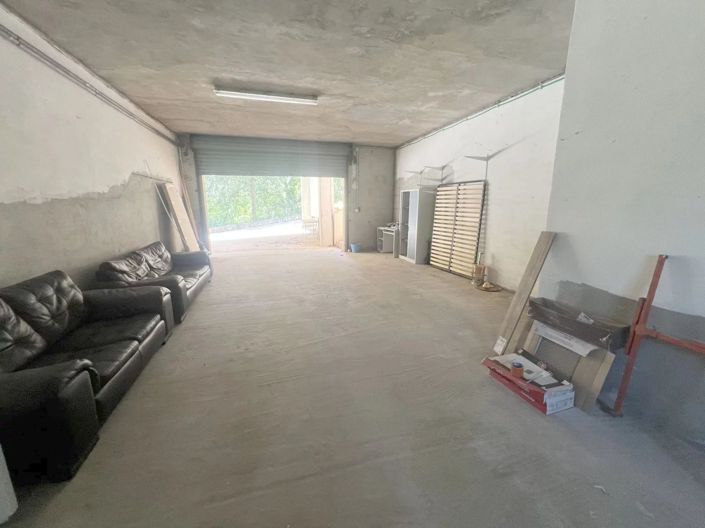 Image No.12-5 Bed House for sale