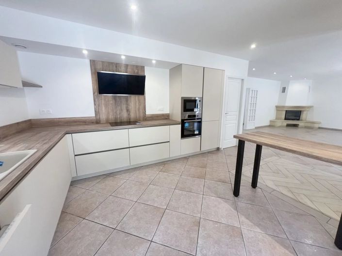 Image No.3-5 Bed House for sale