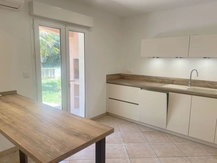 Image No.4-5 Bed House for sale