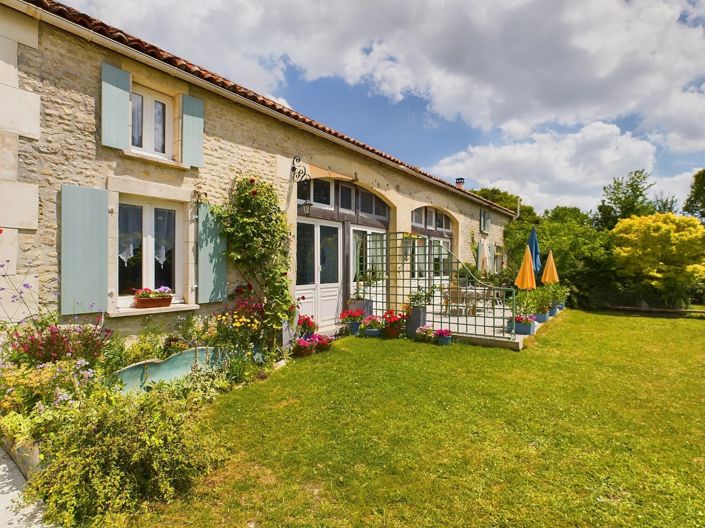 Image No.1-4 Bed House for sale